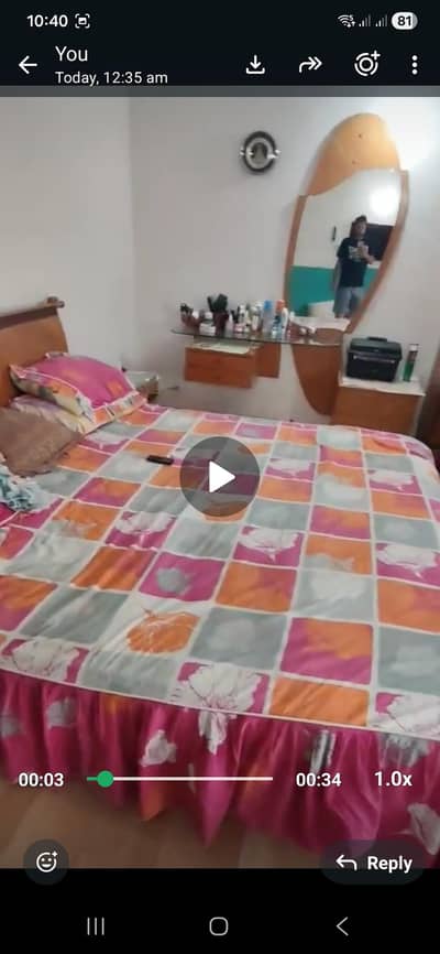 bed & cansole mirror