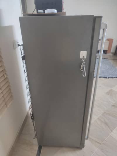 dawlance vertical deef freezer wb 1035 with stablizer