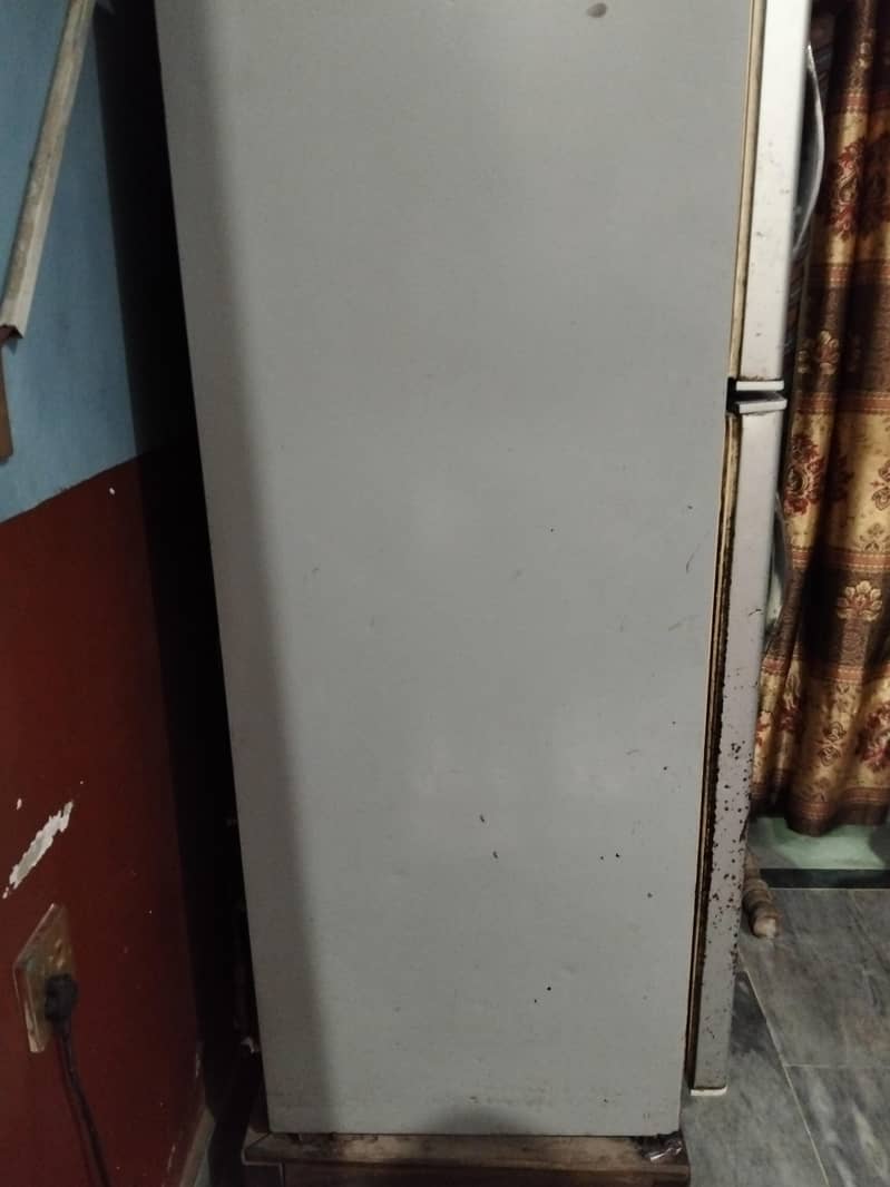 old fridge 0
