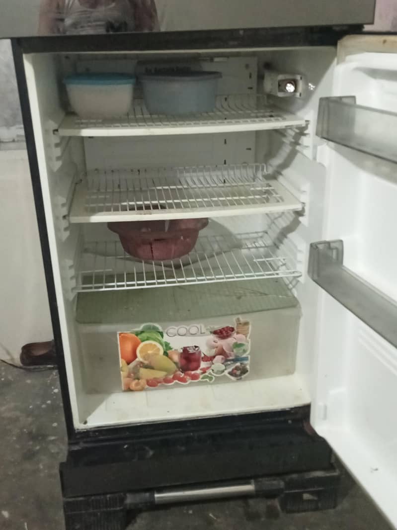 refrigerator 0