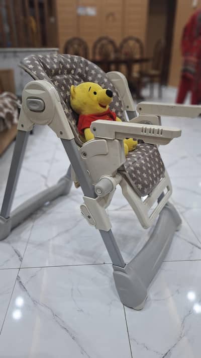 Kids high chair / feeding chair