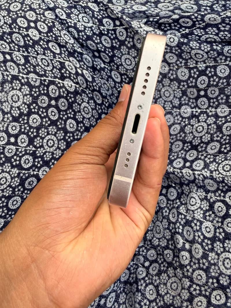 Apple iPhone 13 1