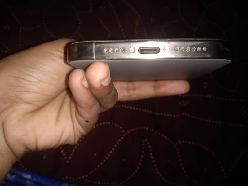 Apple iPhone 15 Pro Max 5