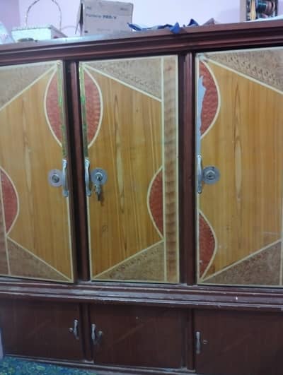 metal Wardrobe (Almari full size ) only one year used no damage