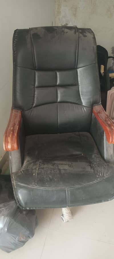 Boss chair executive chair available DHA phase 6