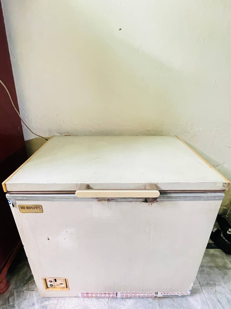 waves deep freezer 1