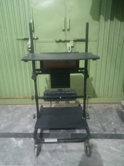disable standing table 6 year to 12 years condition 10/10 with wheels