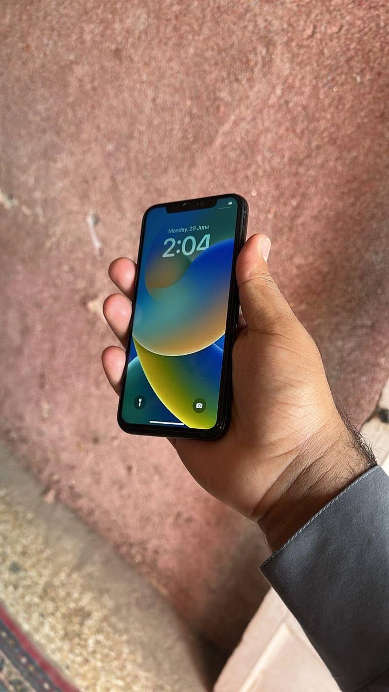 Apple iPhone X 4