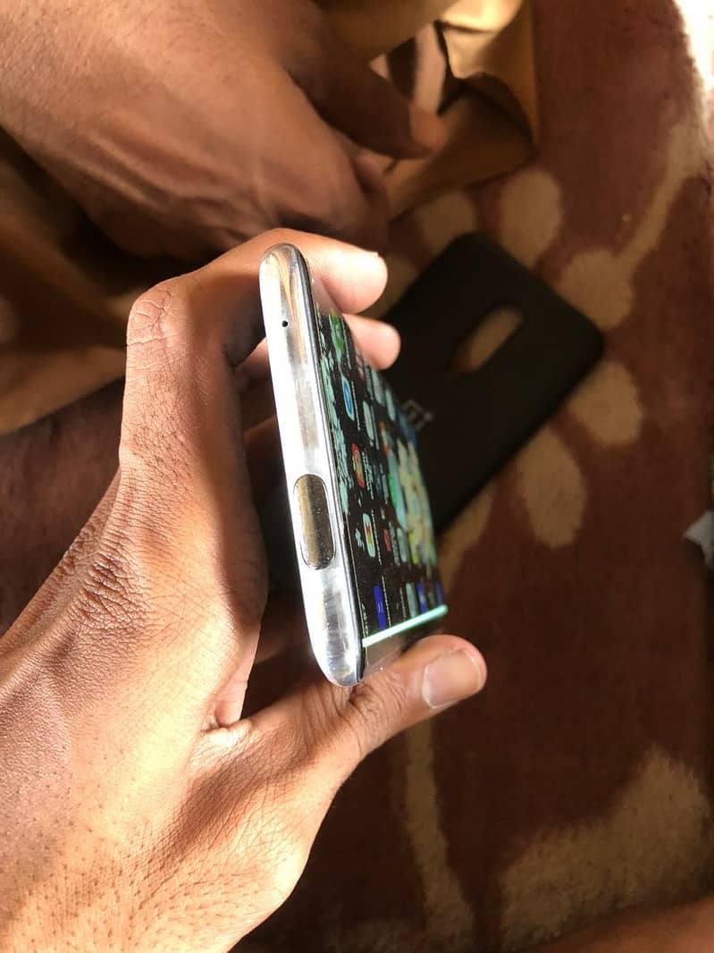 One Plus 7 Pro 3
