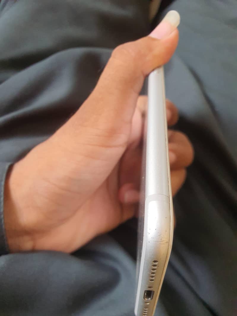 Apple iPhone 7 3