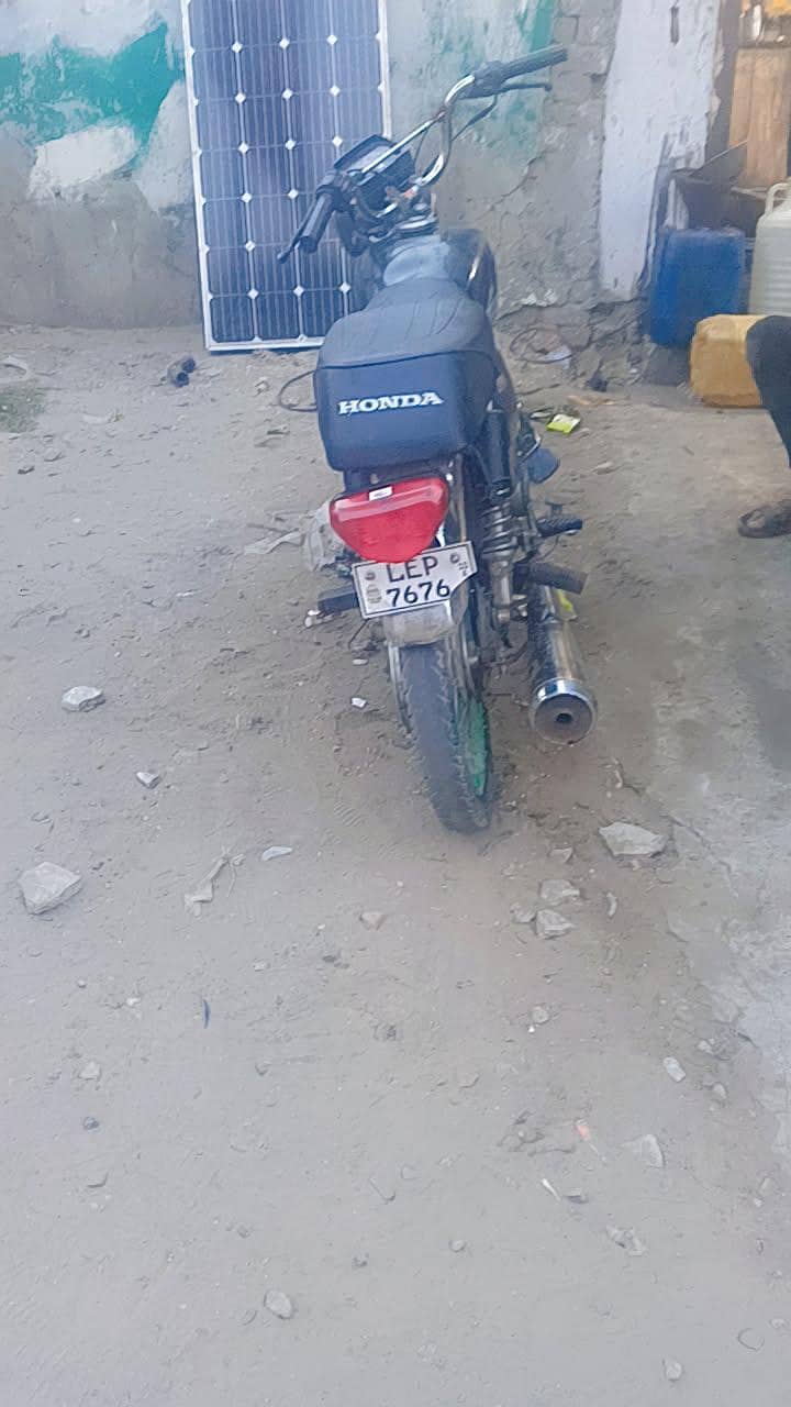 Dhoom CD 70 2