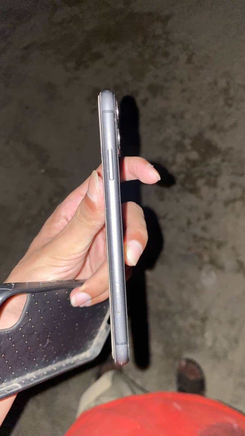 Apple iPhone 11 0
