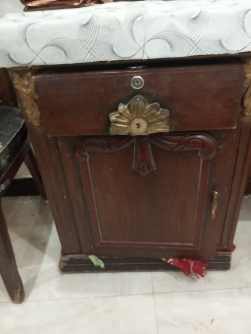 dressing table 2