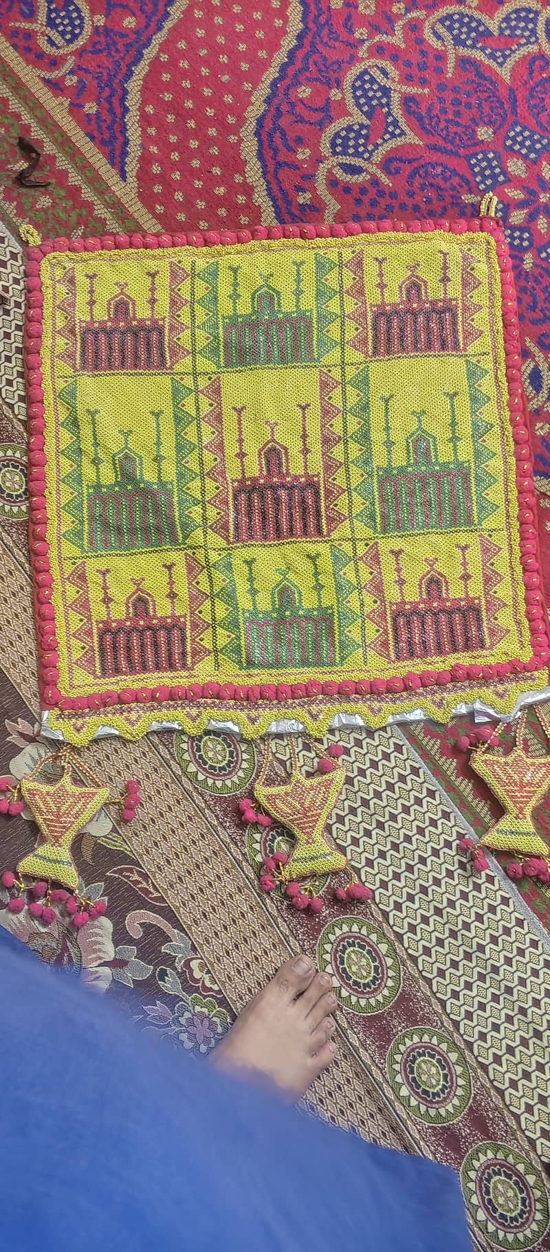دیواروں پر لگے ہوئے ایک پردہ ایک شیشہ پشتو کلچر موتیوں کا بنا ہوا ای 2