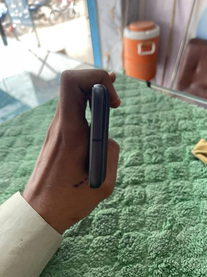 Google Pixel 8 5