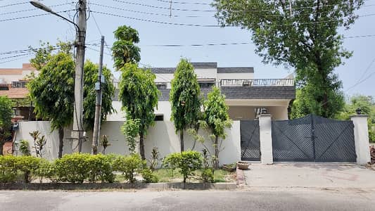 Available For RENT, 1 Kanal 4 Bedroom House In Askari-9