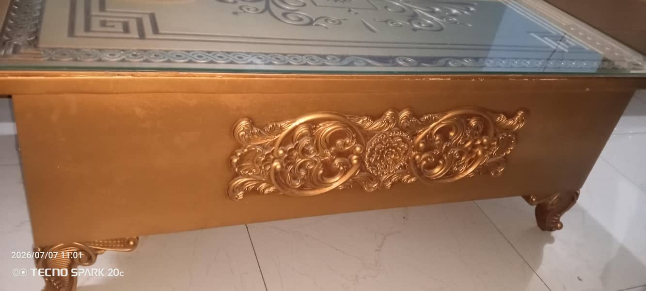 Sofa corner with table 2