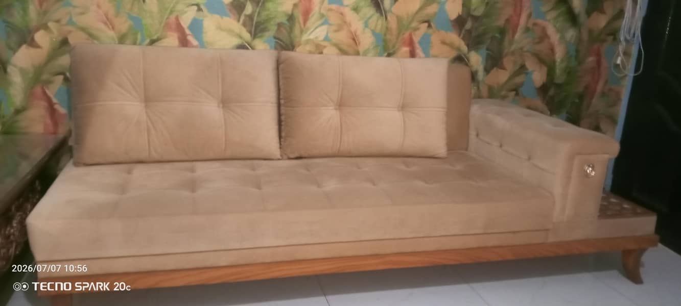 Sofa corner with table 9