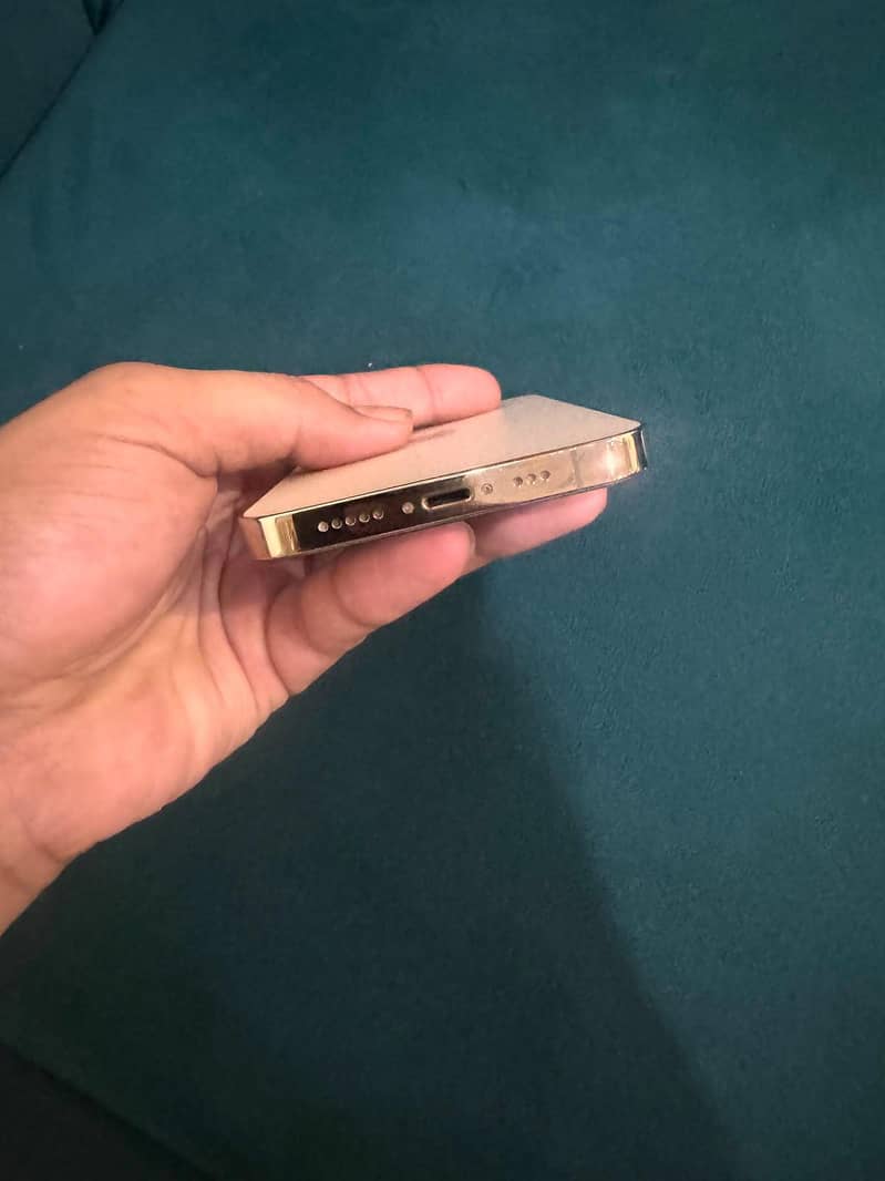 Apple iPhone 12 Pro 2