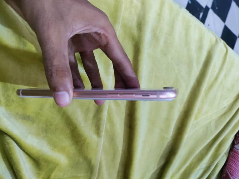 Apple iPhone 8 Plus 1