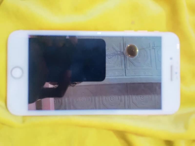 Apple iPhone 8 Plus 5