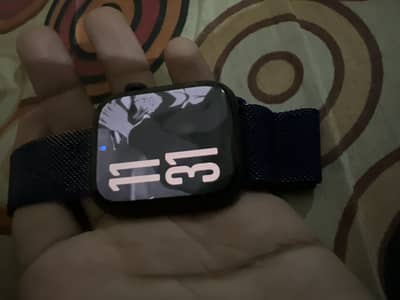 Apple watch series 9 (SELLING URGENT ) 45mm selling with cable strp