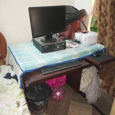 Computer Table for sale.