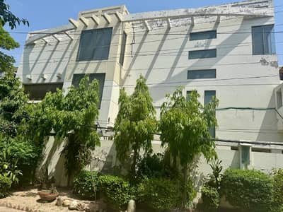 1 kanal double unit double storey house used for sale in Faisaltown Lahore