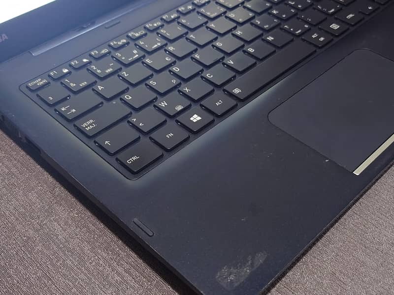 LAPTOP TOUCH SCHREEN 2
