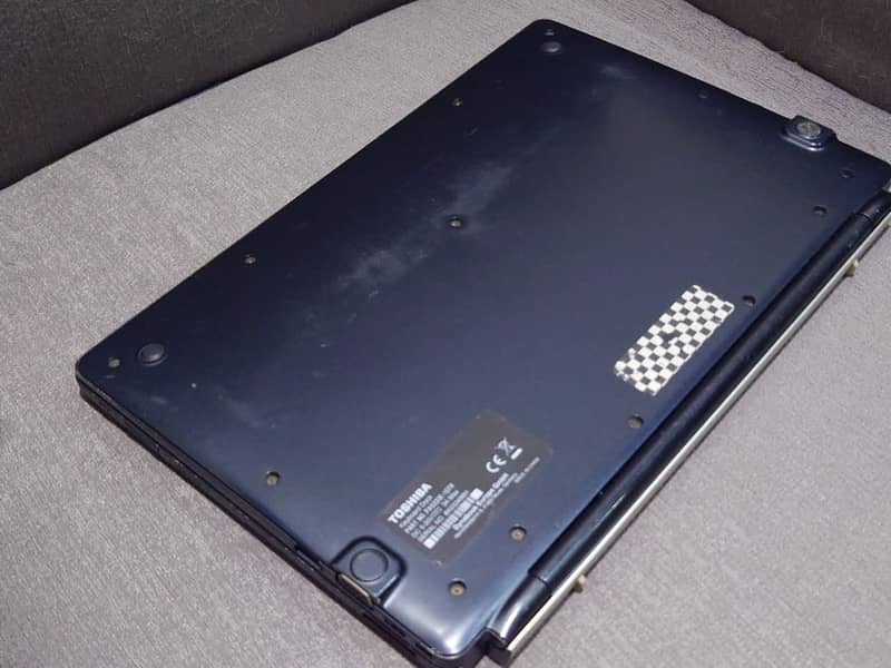 LAPTOP TOUCH SCHREEN 4