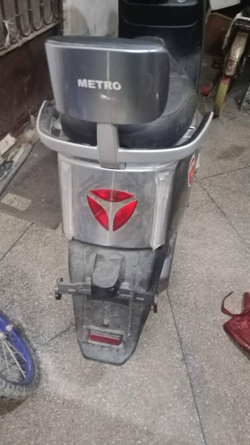 scooty 2