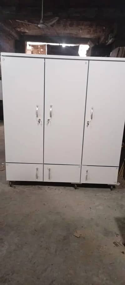 Almari/kids wardrobe/double door Wardrobes/Wardrobe/almirah