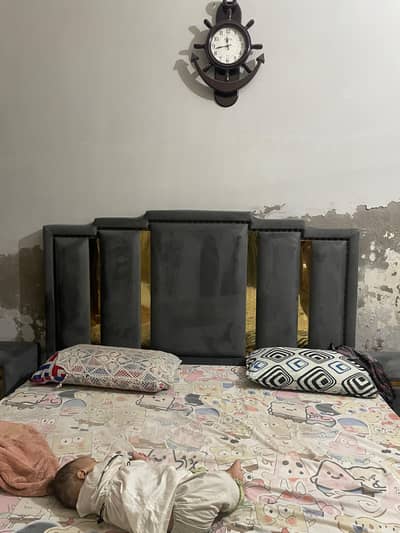 Bed grey valvet cover