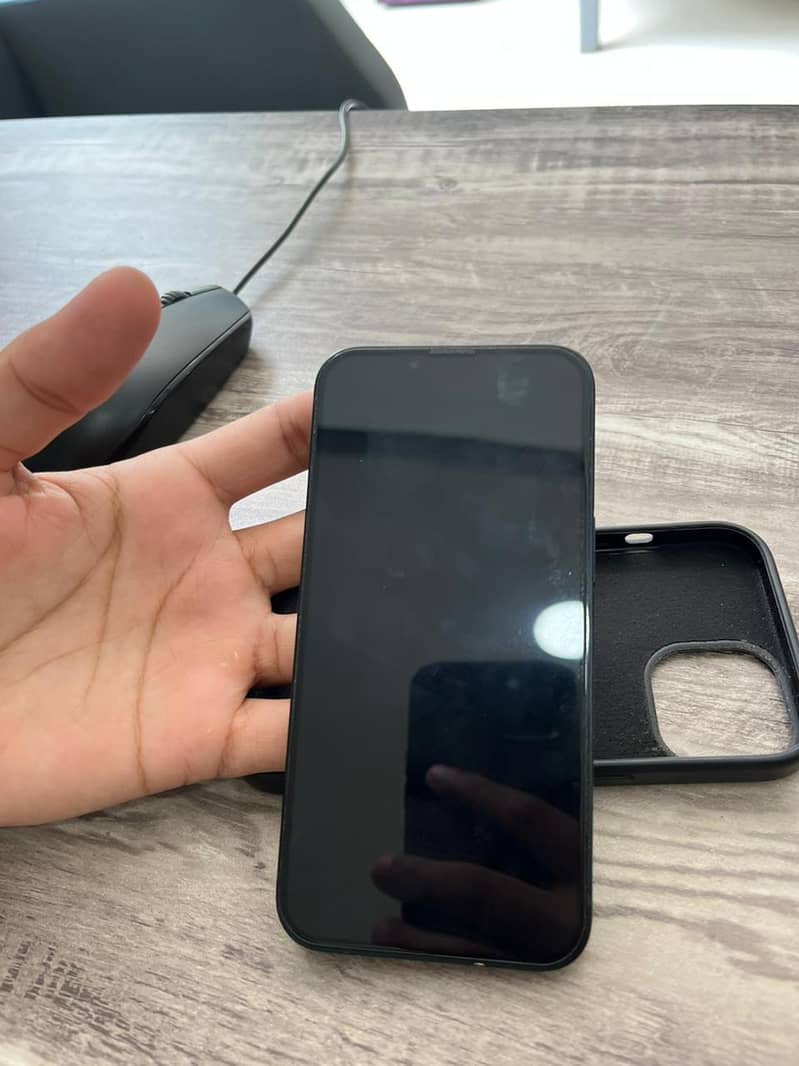 Apple iPhone 13 5