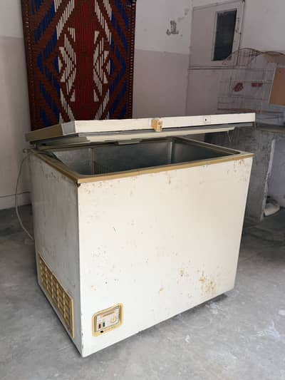Waves deep freezer