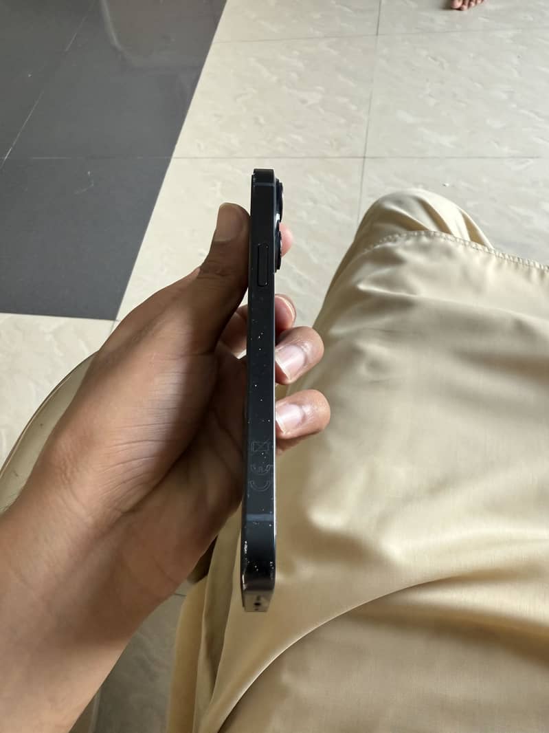 Apple iPhone 14 3