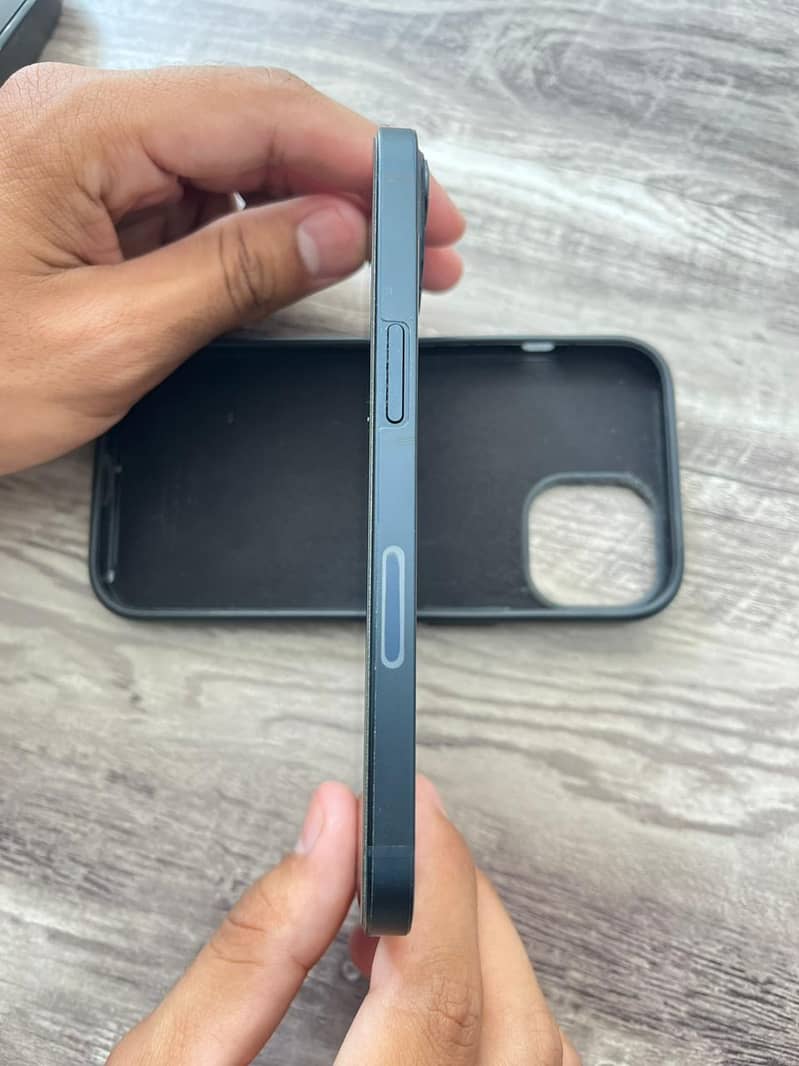 Apple iPhone 13 2