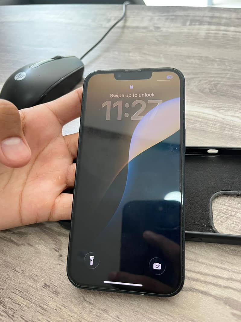 Apple iPhone 13 4