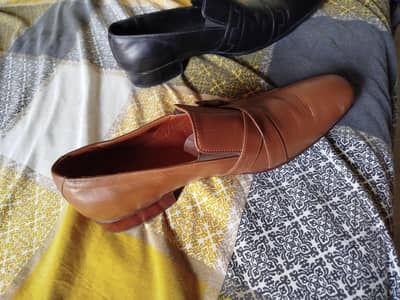 2 pair shoes