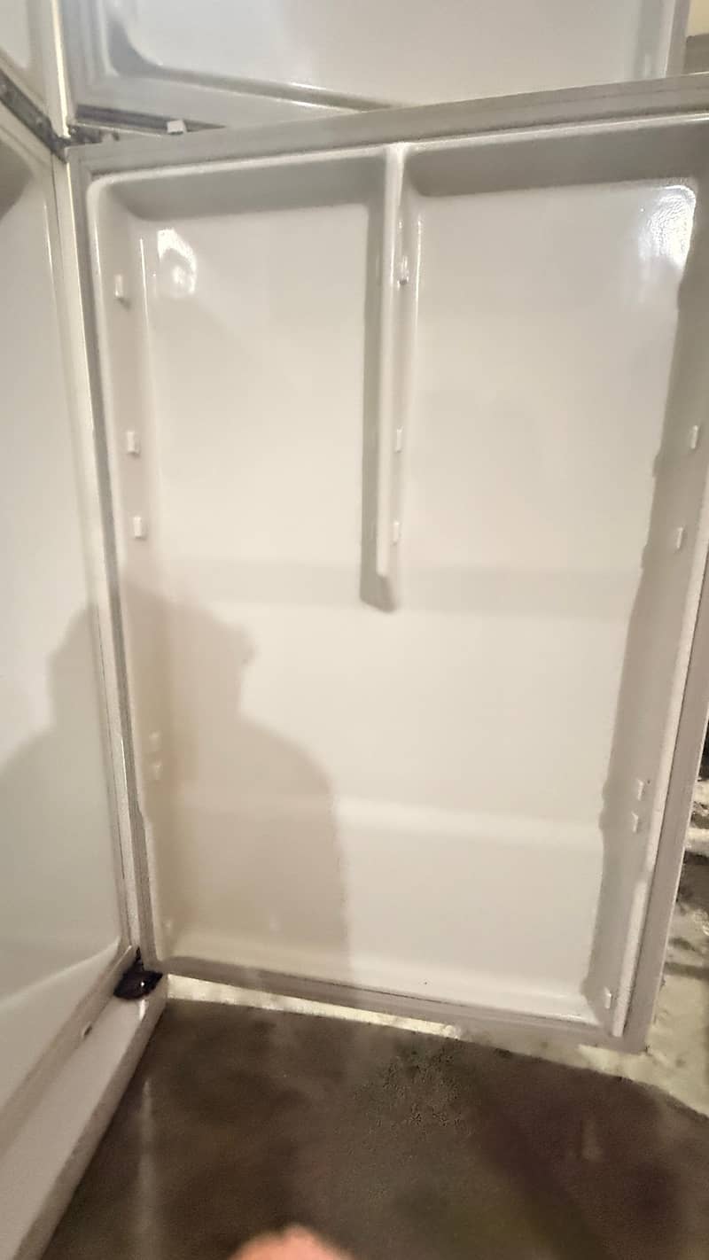 Refrigerator 0