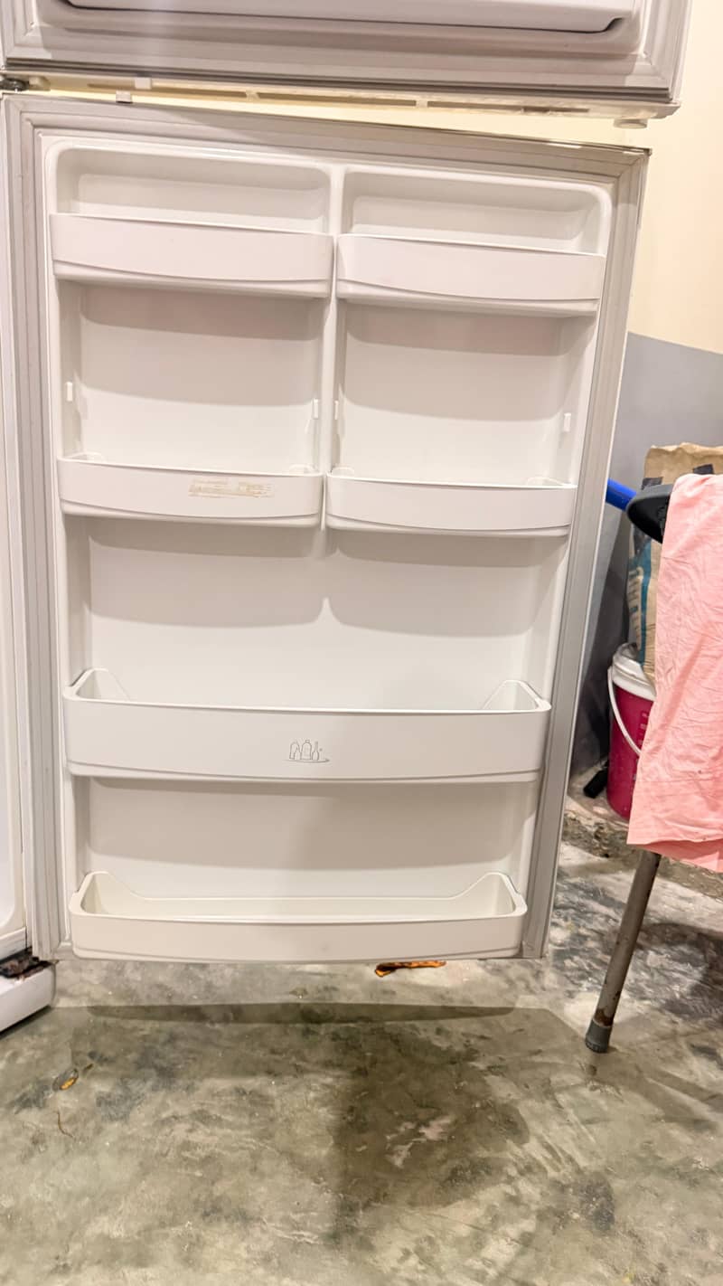 Refrigerator 4