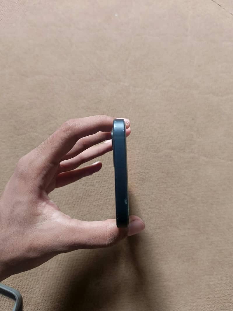 Apple iPhone 12 2