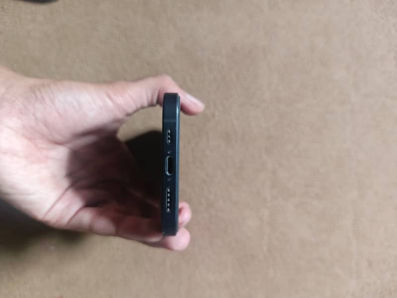 Apple iPhone 12 3