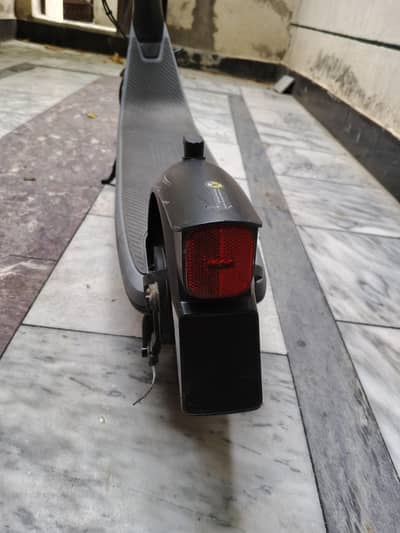 Segway Ninebot E2 Electric Scooter - 25km Range - like new