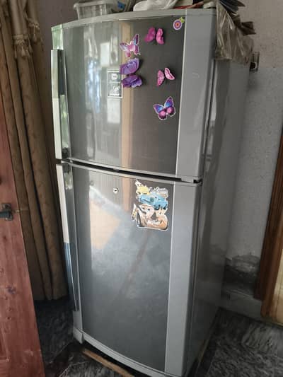 Dawlance refrigerator working without battery best condition for sale