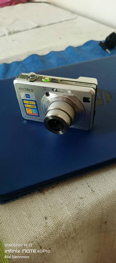 sony W 100 DIGITAL CAMERA 8.1 MEGA PIXEL URJANT SELL