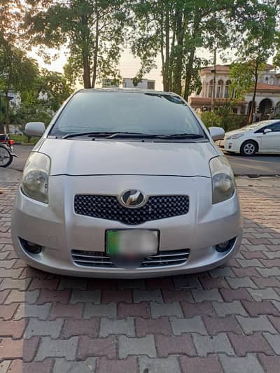 Toyota vitz model 2007 reg/ imp 2012 in excellent condition