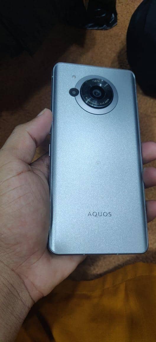 Sharp Aquos R7 2