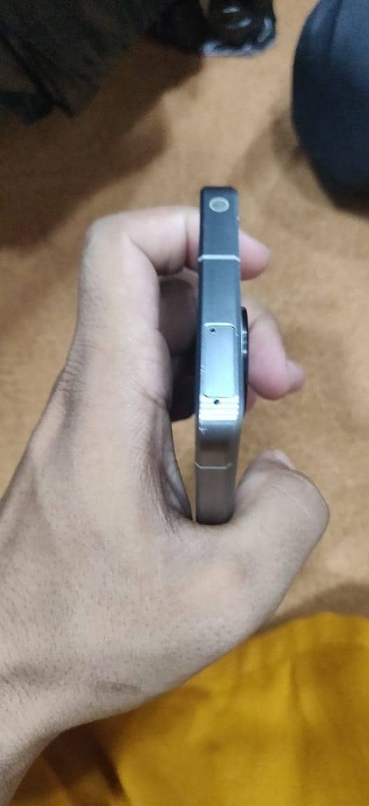 Sharp Aquos R7 4