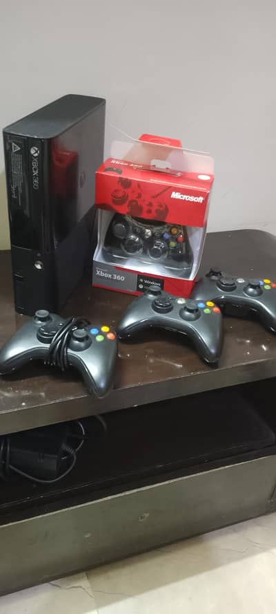 Xbox 360e 250gb jailbreak with 4 controllers